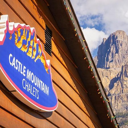 Castle Mountain Chalets Eksteriør bilde