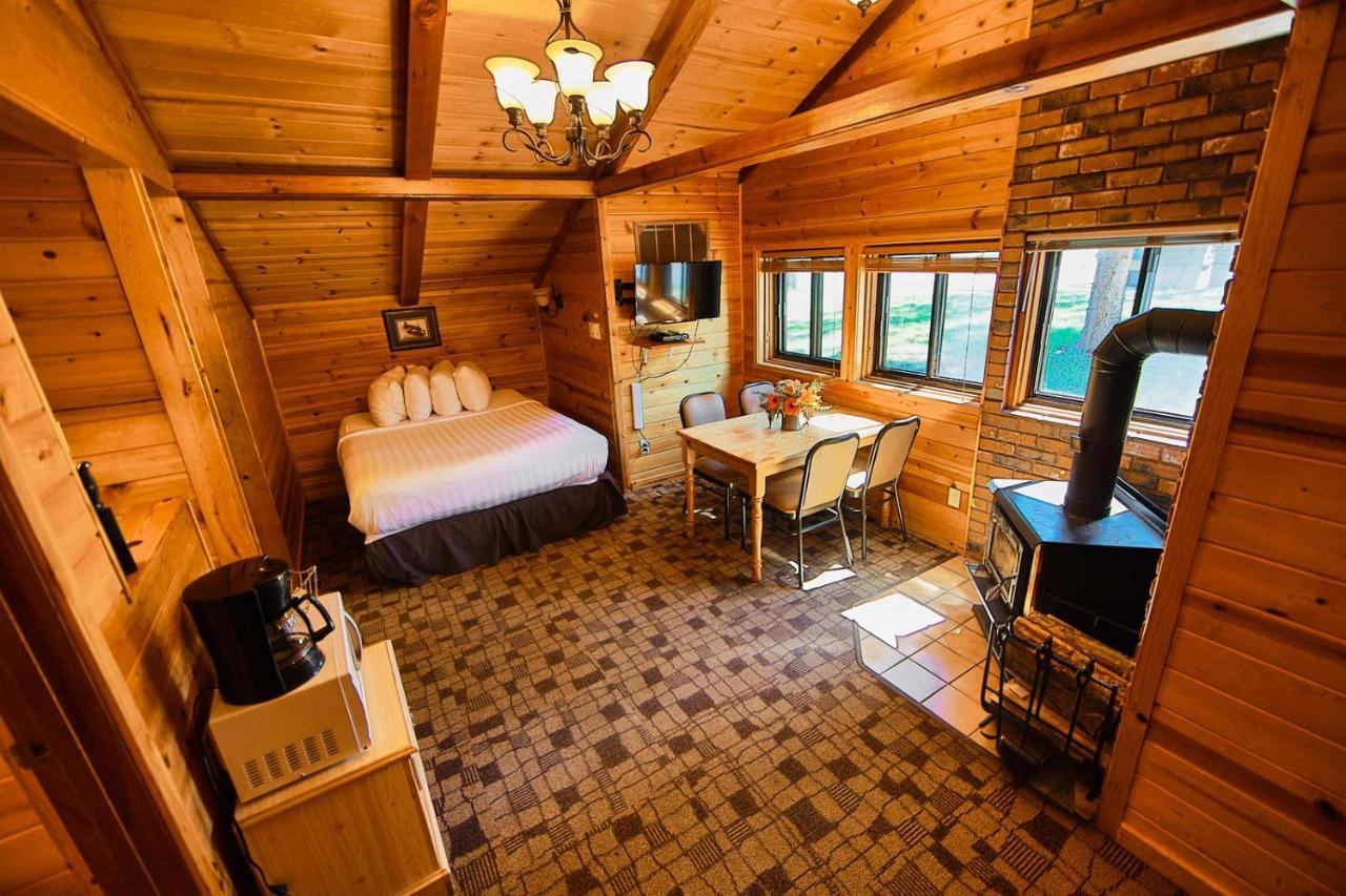 Castle Mountain Chalets Eksteriør bilde