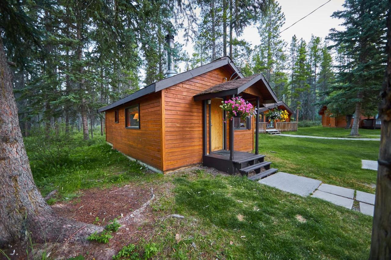 Castle Mountain Chalets Eksteriør bilde