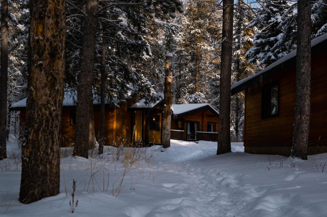Castle Mountain Chalets Eksteriør bilde