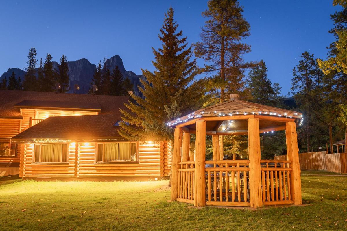 Castle Mountain Chalets Eksteriør bilde