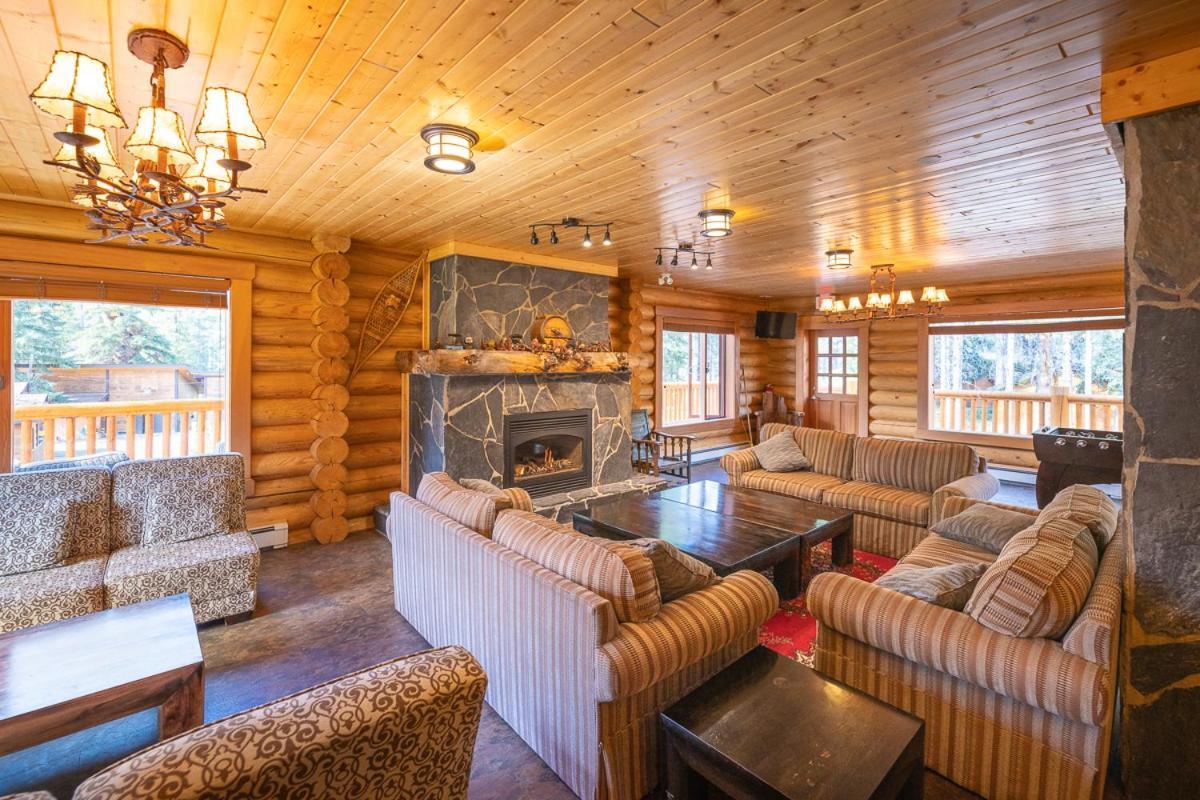 Castle Mountain Chalets Eksteriør bilde