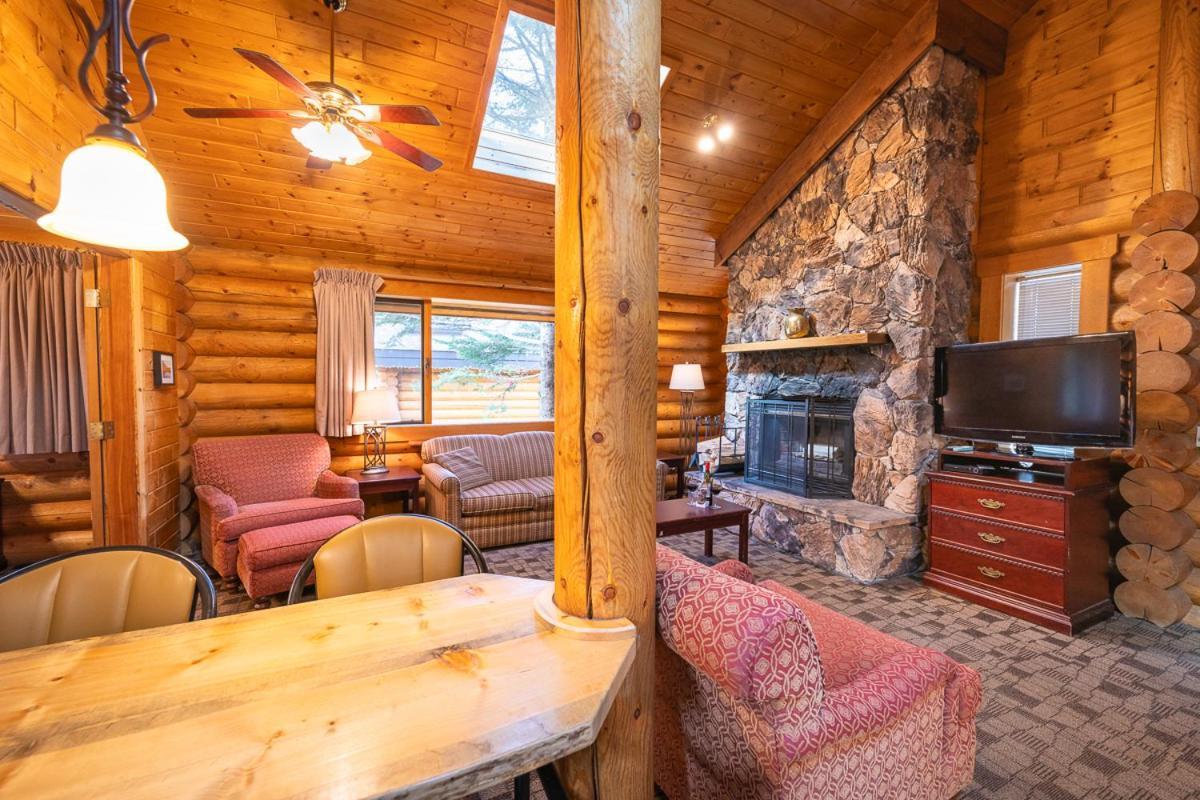 Castle Mountain Chalets Eksteriør bilde