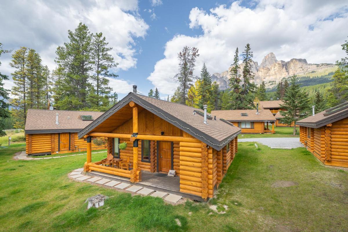 Castle Mountain Chalets Eksteriør bilde