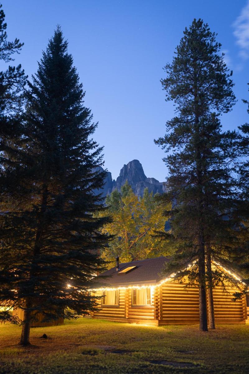 Castle Mountain Chalets Eksteriør bilde