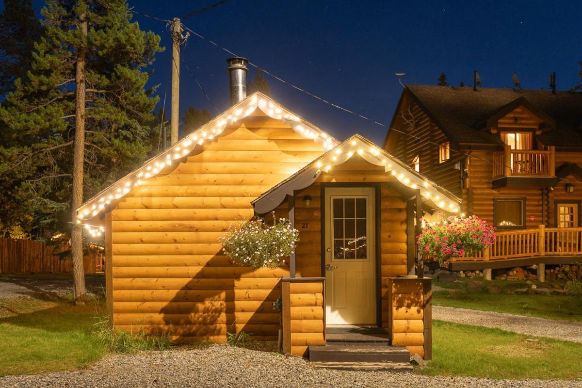 Castle Mountain Chalets Eksteriør bilde
