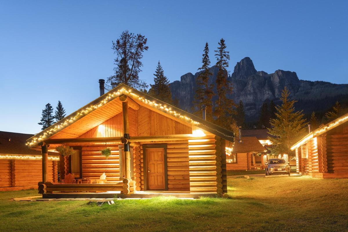 Castle Mountain Chalets Eksteriør bilde