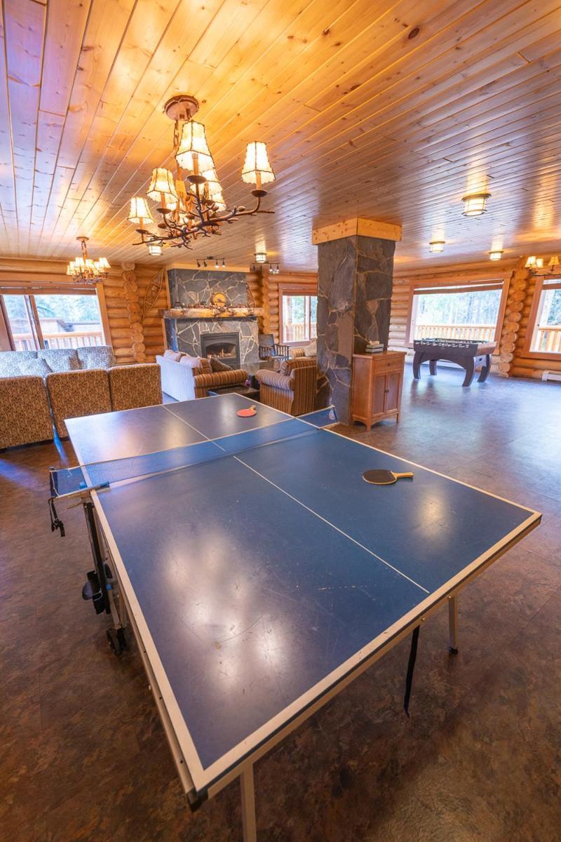 Castle Mountain Chalets Eksteriør bilde