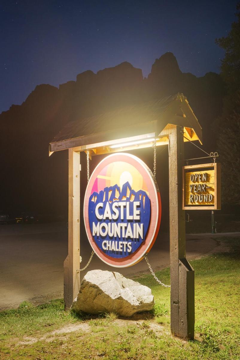 Castle Mountain Chalets Eksteriør bilde