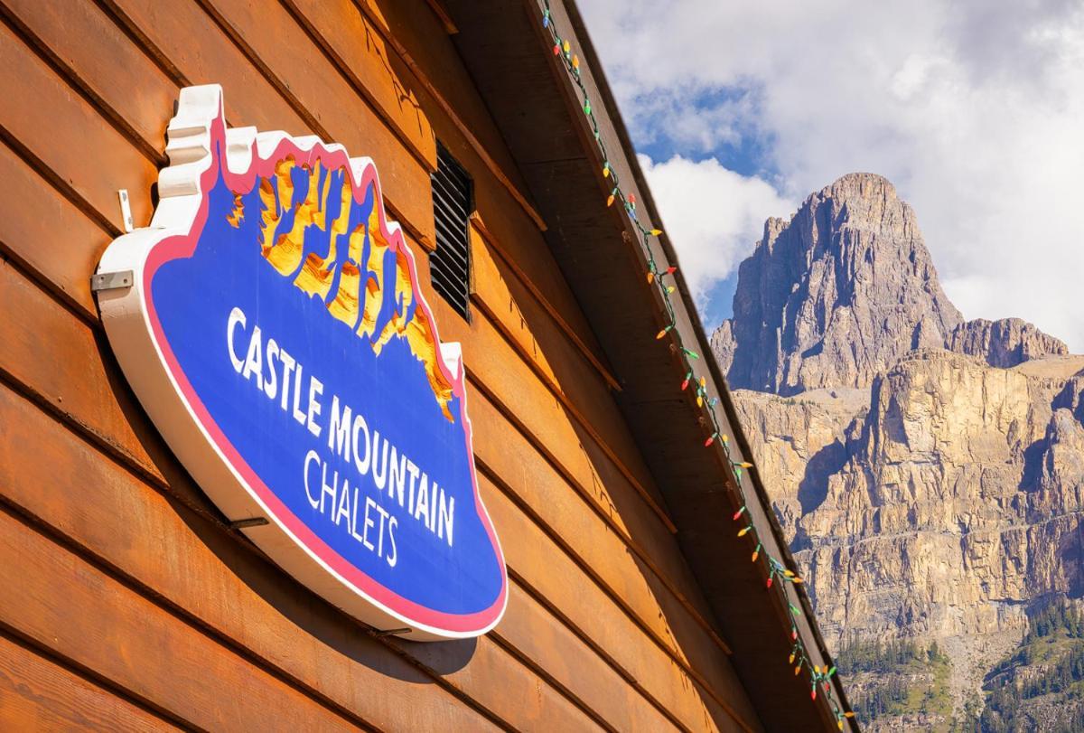 Castle Mountain Chalets Eksteriør bilde