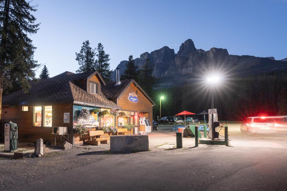 Castle Mountain Chalets Eksteriør bilde